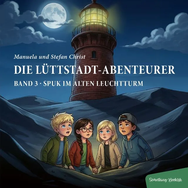 Cover Band 3: Die vier Freunde bei Vollmond vor einem beleuchteten alten Leuchtturm – Spuk im alten Leuchtturm